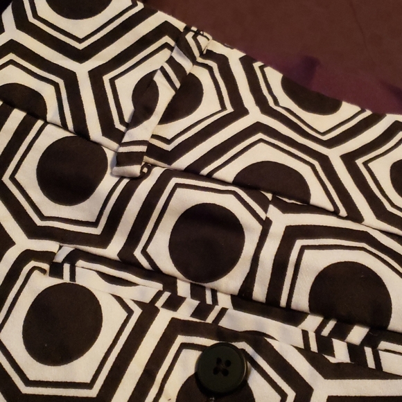 Shorts - Picture 7 of 8